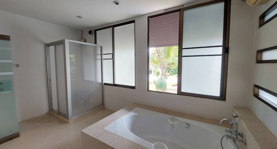 For sale 4 bedrooms villa in Cha Am, Phetchaburi