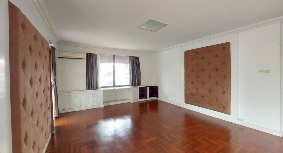 For sale 4 bedrooms villa in Cha Am, Phetchaburi