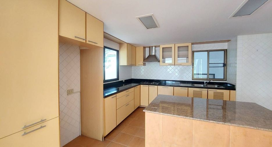 For sale 4 bedrooms villa in Cha Am, Phetchaburi