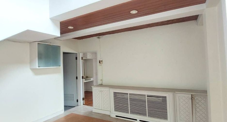 For sale 4 bedrooms villa in Cha Am, Phetchaburi