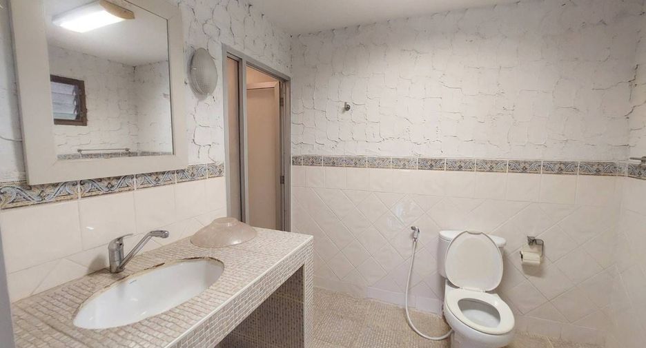 For sale 4 bedrooms villa in Cha Am, Phetchaburi