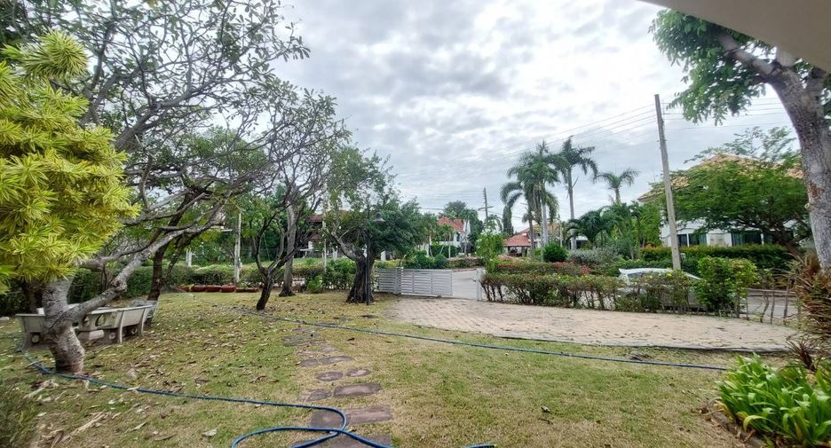 For sale 4 bedrooms villa in Cha Am, Phetchaburi
