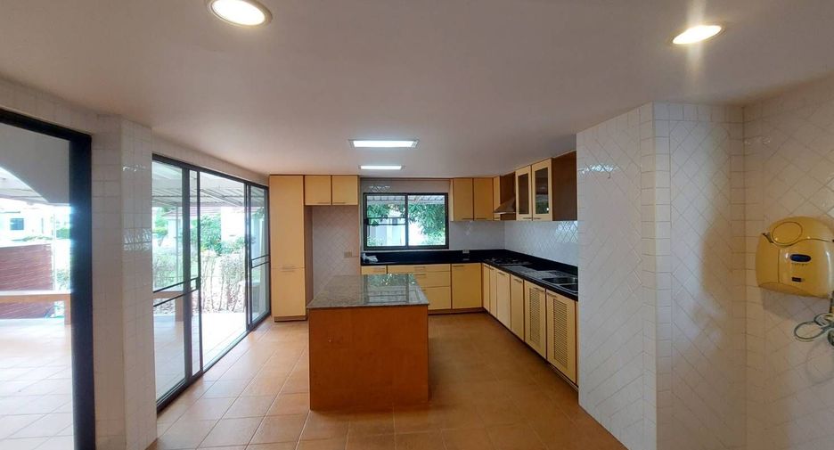 For sale 4 bedrooms villa in Cha Am, Phetchaburi