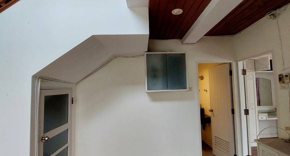 For sale 4 bedrooms villa in Cha Am, Phetchaburi