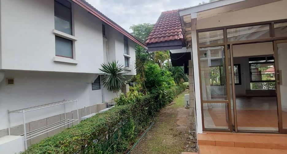 For sale 4 bedrooms villa in Cha Am, Phetchaburi