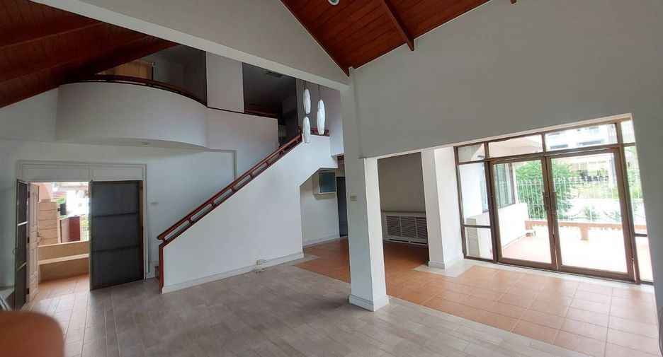 For sale 4 bedrooms villa in Cha Am, Phetchaburi