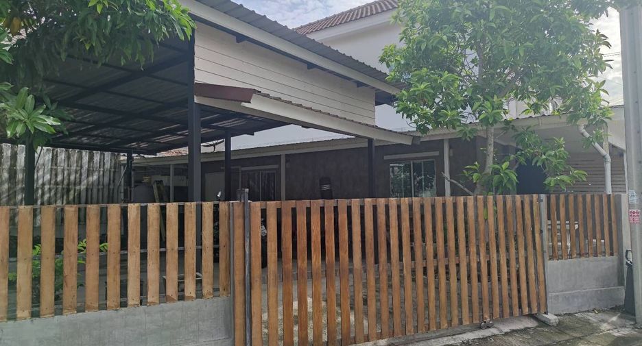 For sale 3 bedrooms townhouse in Sai Mai, Bangkok