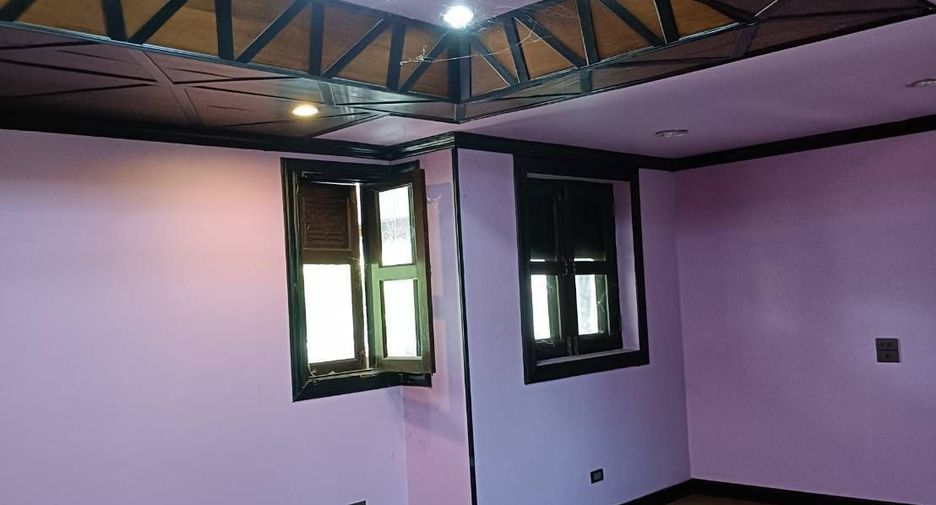 For sale 4 bedrooms house in Mueang Chiang Mai, Chiang Mai