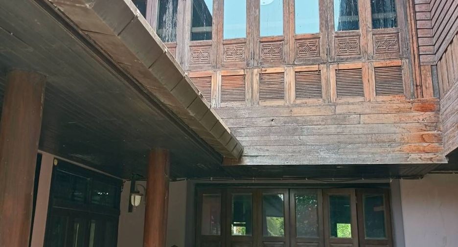 For sale 4 bedrooms house in Mueang Chiang Mai, Chiang Mai