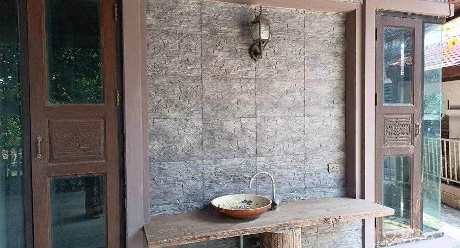 For sale 4 bedrooms house in Mueang Chiang Mai, Chiang Mai