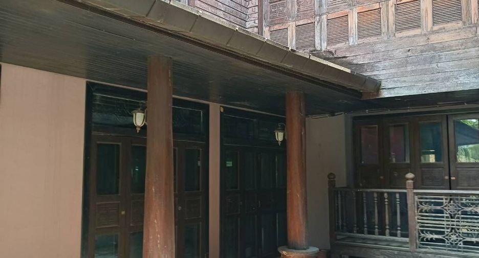For sale 4 bedrooms house in Mueang Chiang Mai, Chiang Mai