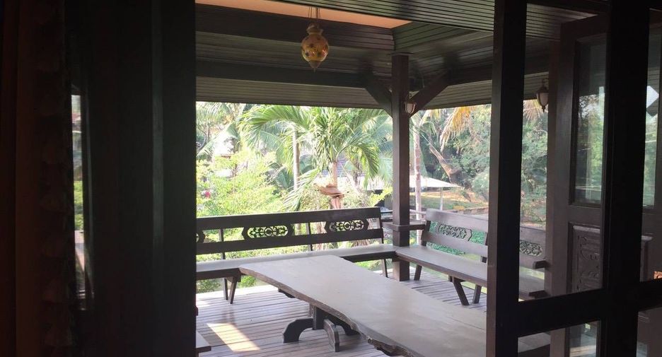 For sale 4 bedrooms house in Mueang Chiang Mai, Chiang Mai