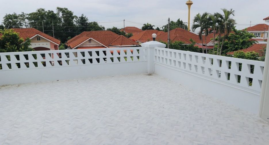 For sale and for rent 4 bedrooms villa in Saraphi, Chiang Mai