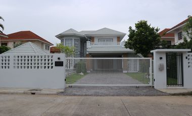 For sale and for rent 4 bedrooms villa in Saraphi, Chiang Mai