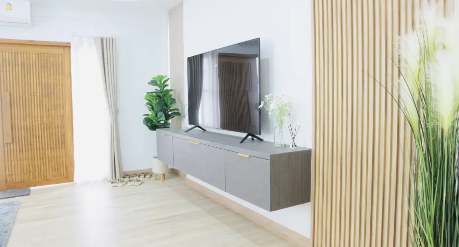 For sale and for rent 4 bedrooms villa in Saraphi, Chiang Mai