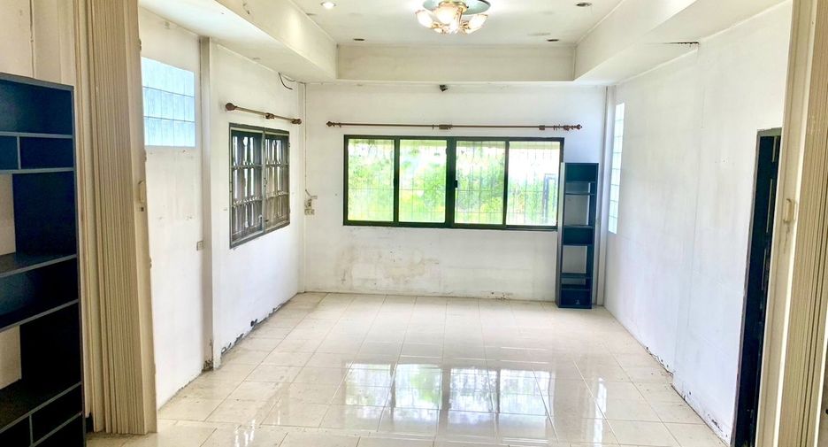 For rent 4 bedrooms house in Mueang Chiang Mai, Chiang Mai