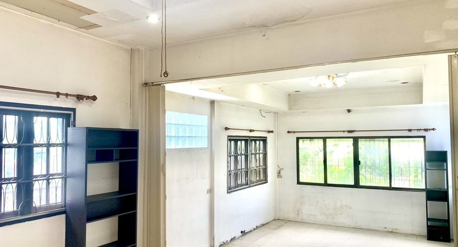 For rent 4 bedrooms house in Mueang Chiang Mai, Chiang Mai