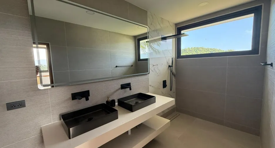 For rent 4 bedrooms villa in Ko Samui, Surat Thani