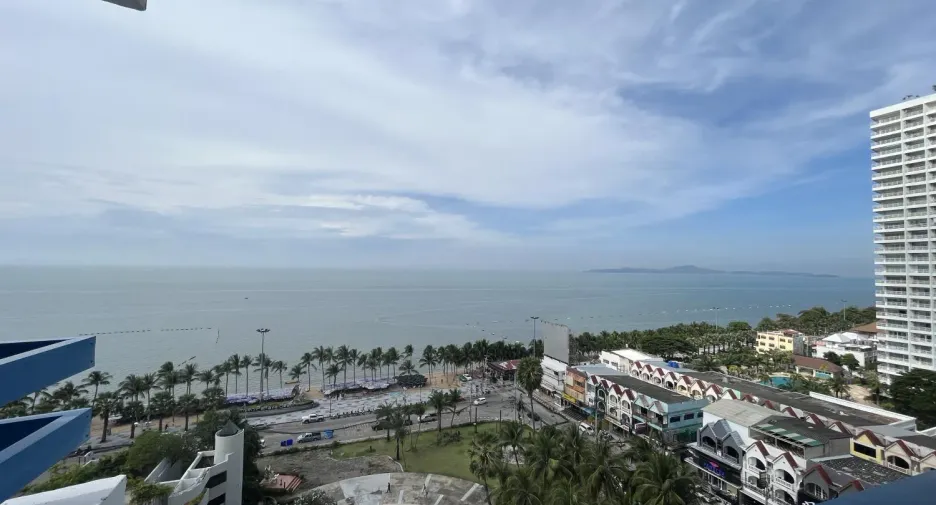 For sale and for rent 3 bedrooms apartment in Jomtien, Pattaya