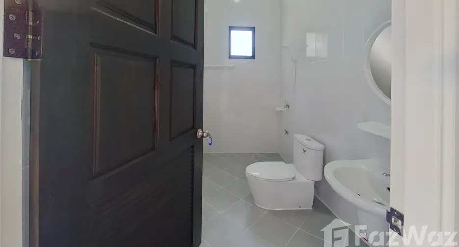 For rent 3 bedrooms townhouse in Mueang Chiang Mai, Chiang Mai