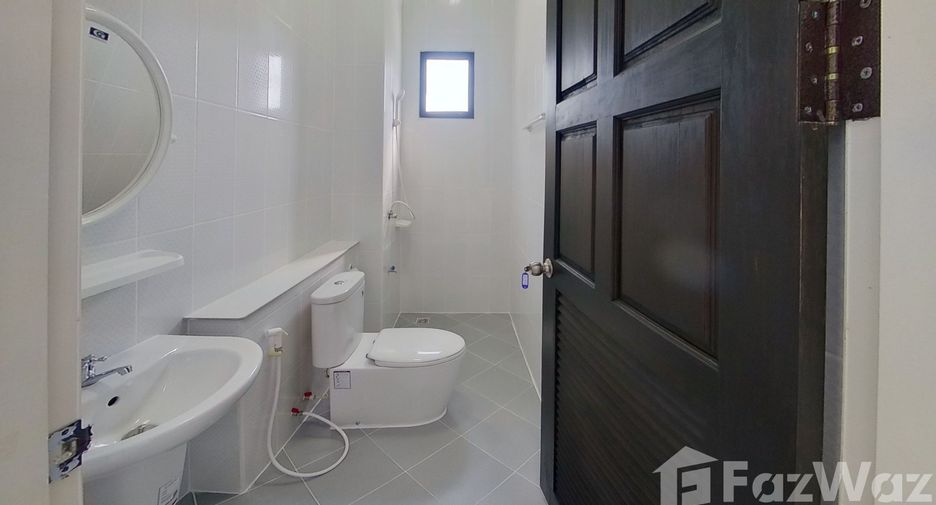 For rent 3 bedrooms townhouse in Mueang Chiang Mai, Chiang Mai