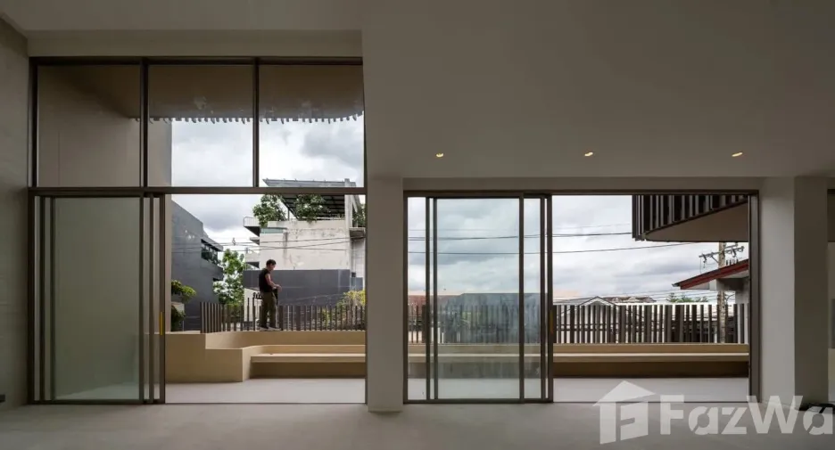 Oficina en venta y en alquiler de 6 habitaciones en Chatuchak, Bangkok