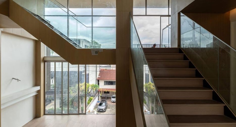 For sale and for rent 6 bedrooms office in Chatuchak, Bangkok