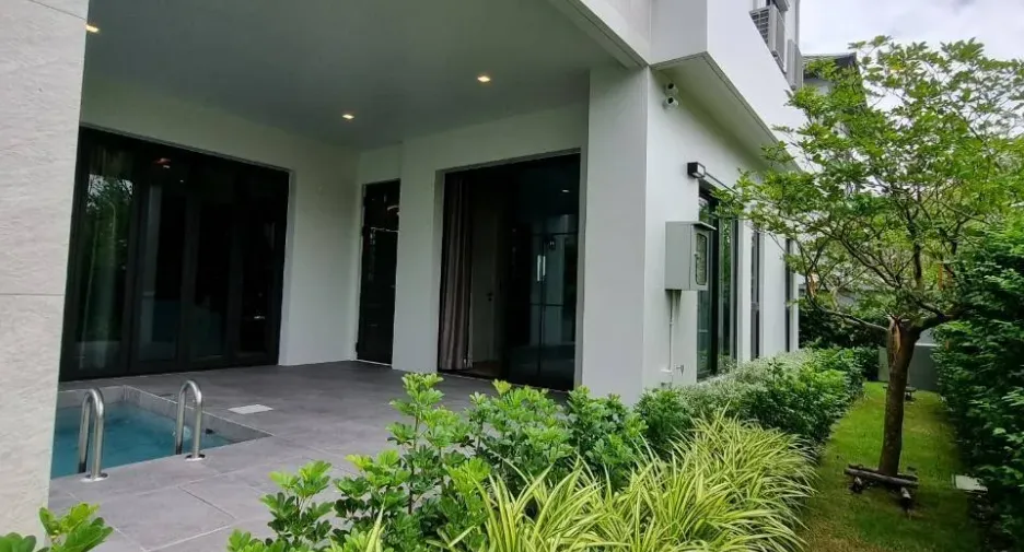 Haus zum Kauf mit 6 Zimmer in Bang Khae, Bangkok