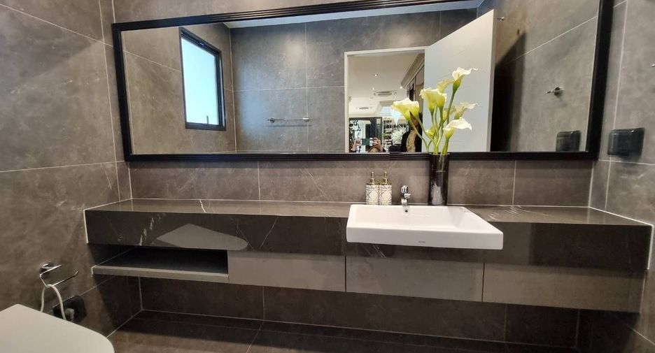 For sale 6 bedrooms house in Bang Khae, Bangkok