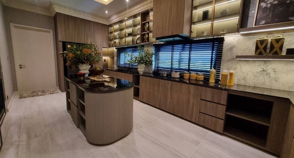 For sale 6 bedrooms house in Bang Khae, Bangkok