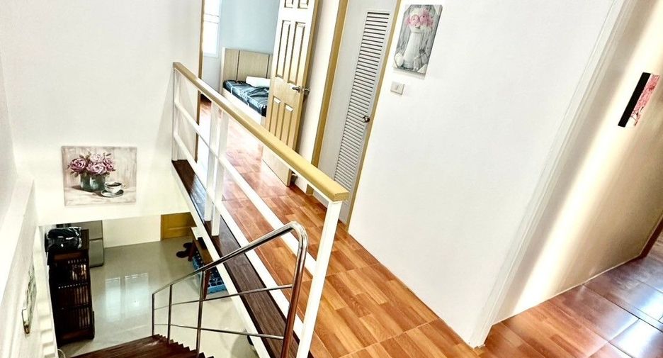 For sale 2 bedrooms townhouse in Mueang Chiang Mai, Chiang Mai