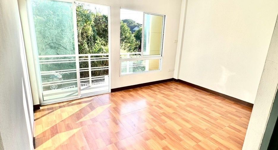 For sale 2 bedrooms townhouse in Mueang Chiang Mai, Chiang Mai
