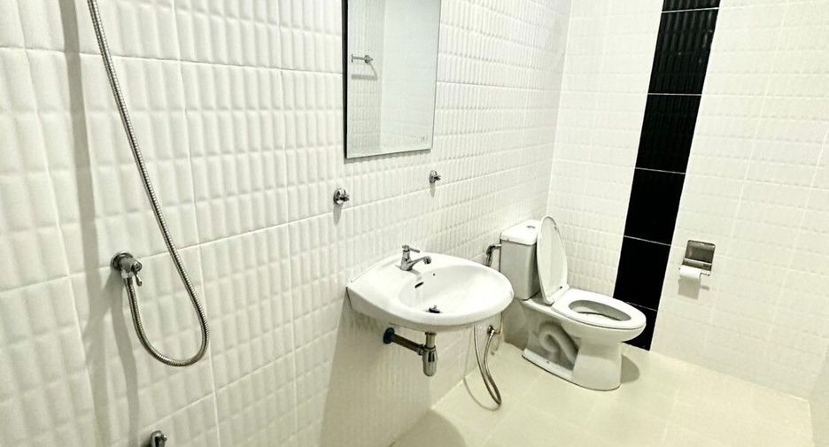 For sale 2 bedrooms townhouse in Mueang Chiang Mai, Chiang Mai