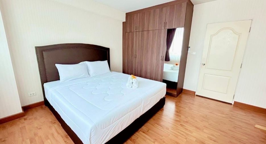 For sale 1 bed condo in Si Racha, Chonburi