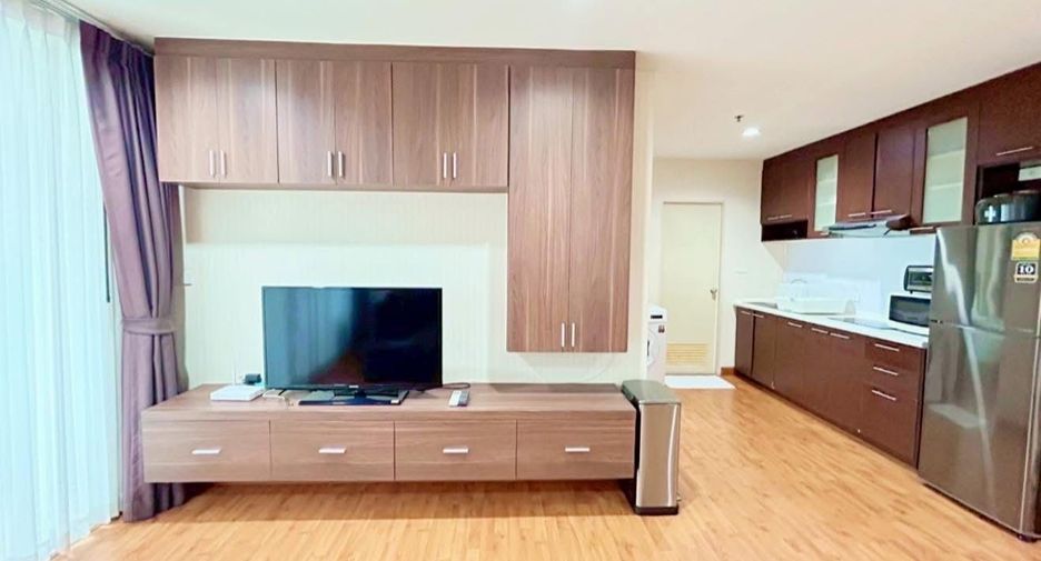 For sale 1 bed condo in Si Racha, Chonburi