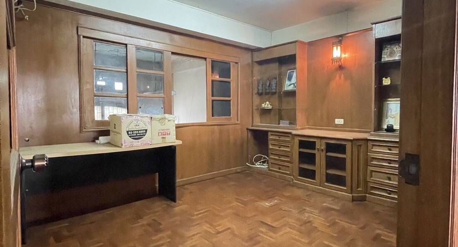 For sale 4 bedrooms townhouse in Mueang Chiang Mai, Chiang Mai