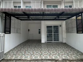 For Rent 3 Bedroom Townhouse In Mueang Chiang Mai