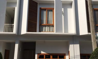 出售 和 出租 3 卧室 联排别墅 在 Mueang Chiang Mai, Chiang Mai