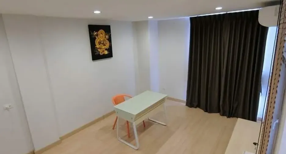 Casa adosada en venta y en alquiler de 3 habitaciones en Mueang Chiang Mai, Chiang Mai