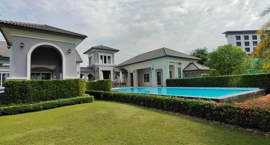 For rent 3 bedrooms townhouse in Mueang Chiang Mai, Chiang Mai
