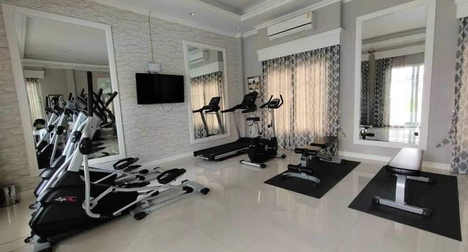 For rent 3 bedrooms townhouse in Mueang Chiang Mai, Chiang Mai