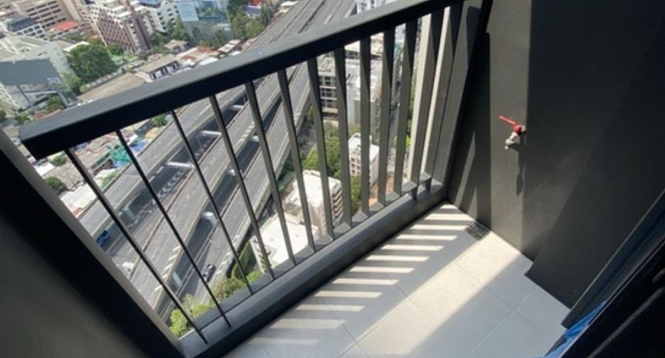 For sale studio condo in Pathum Wan, Bangkok