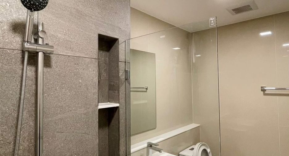 For sale 1 bed condo in Phra Khanong, Bangkok