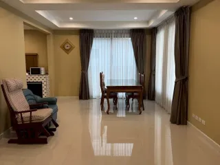 For sale 5 bedrooms house in Don Mueang, Bangkok