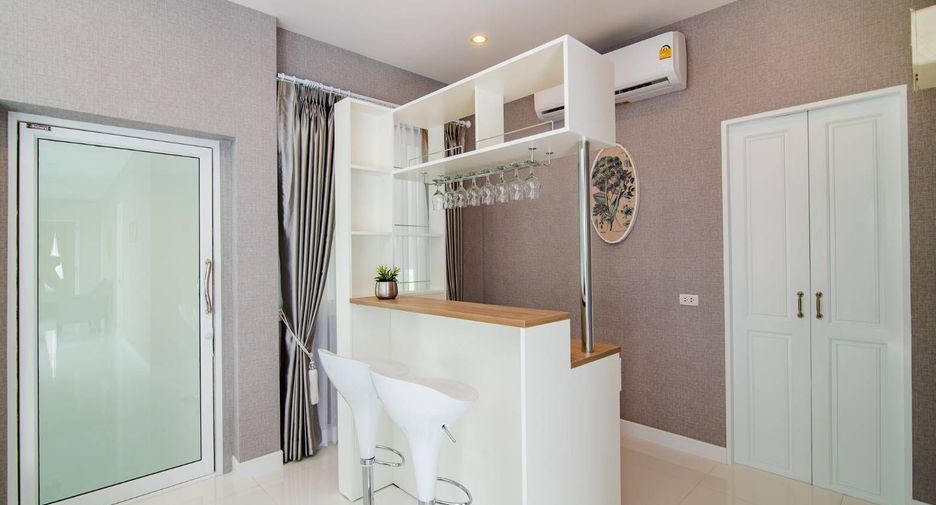 For rent 4 bedrooms villa in Hua Hin, Prachuap Khiri Khan