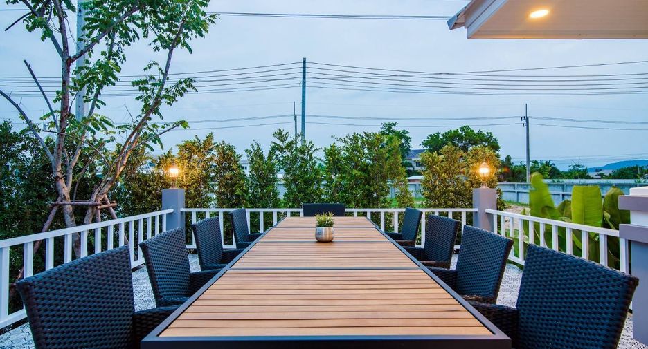 For rent 4 bedrooms villa in Hua Hin, Prachuap Khiri Khan