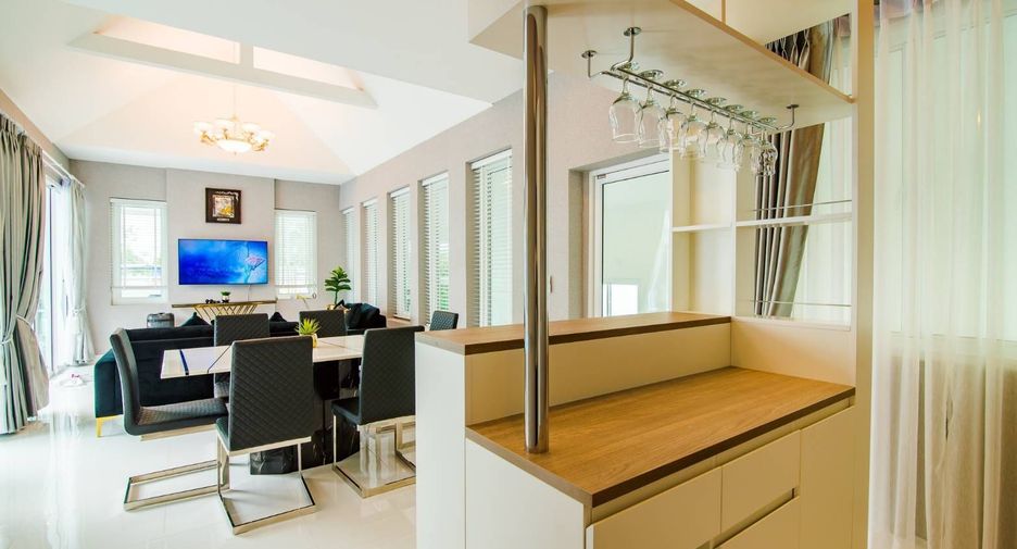 For rent 4 bedrooms villa in Hua Hin, Prachuap Khiri Khan