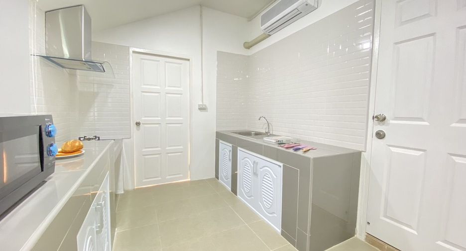 For rent 4 bedrooms house in San Sai, Chiang Mai