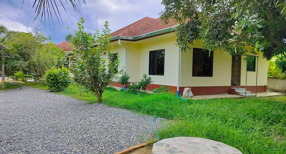 For rent 3 bedrooms house in San Sai, Chiang Mai