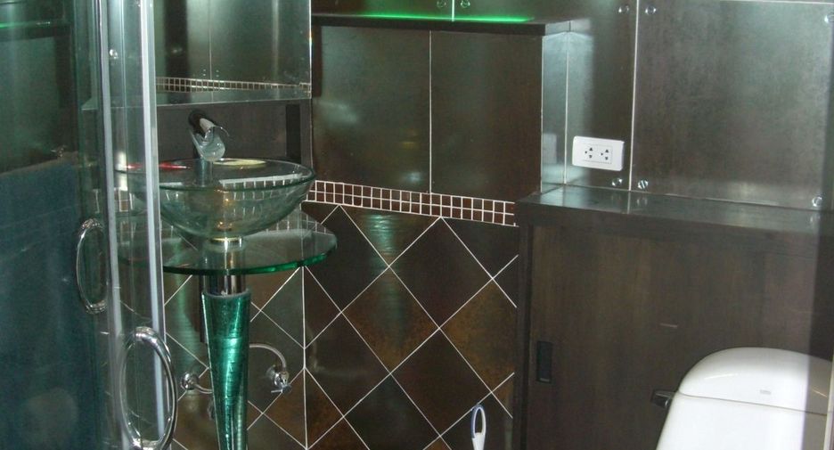 For sale 2 ベッドルーム condo in Bang Lamung, Chonburi
